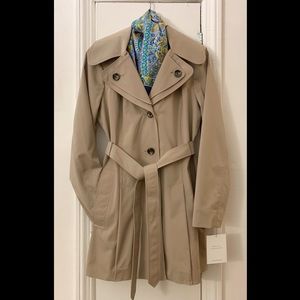 London Fog classic trench w removable hood, small